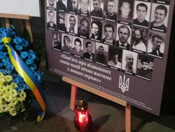 Меморіальну дошку на честь Героїв Небесної Сотні освятили Гарнізонному храмі Львова.(ФОТО)